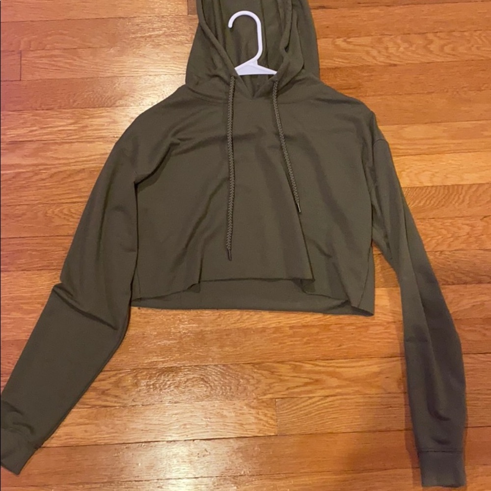 Cropped hoodie